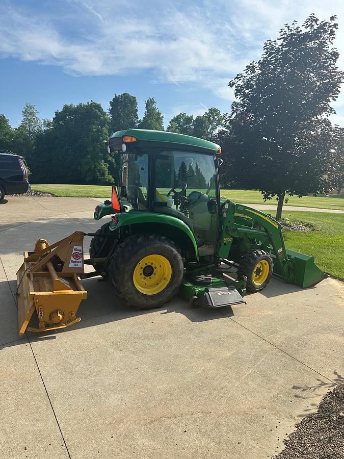 Used 2007 JOHN DEERE 3320