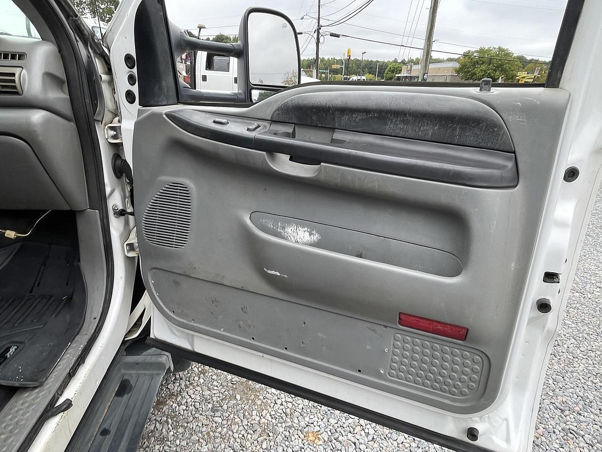 Used 2006 FORD F550 Crew Max