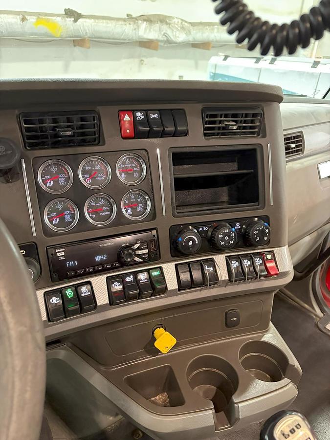 Used 2018 KENWORTH T880