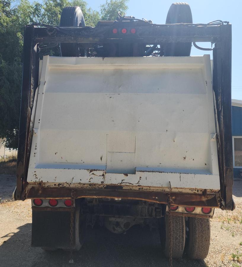 Used 2007 PETERBILT 379 Super Dump HD