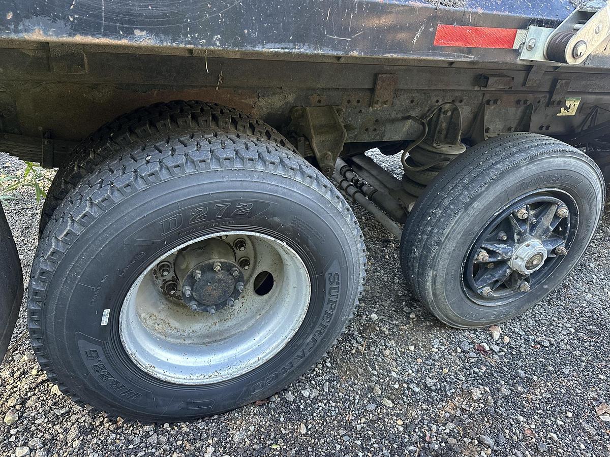 Used 2003 FREIGHTLINER FL112