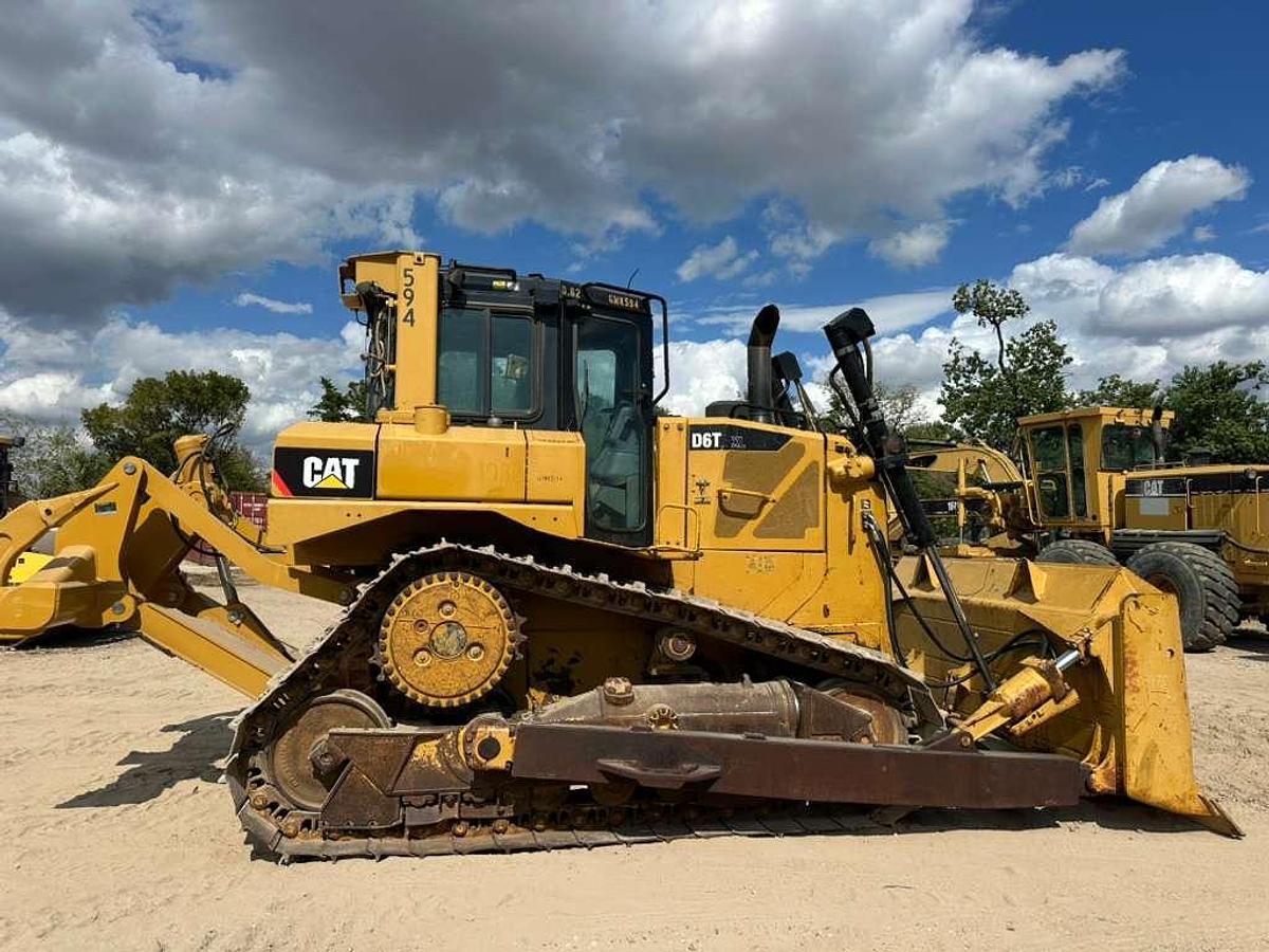 Used 2014 CATERPILLAR D6T XL