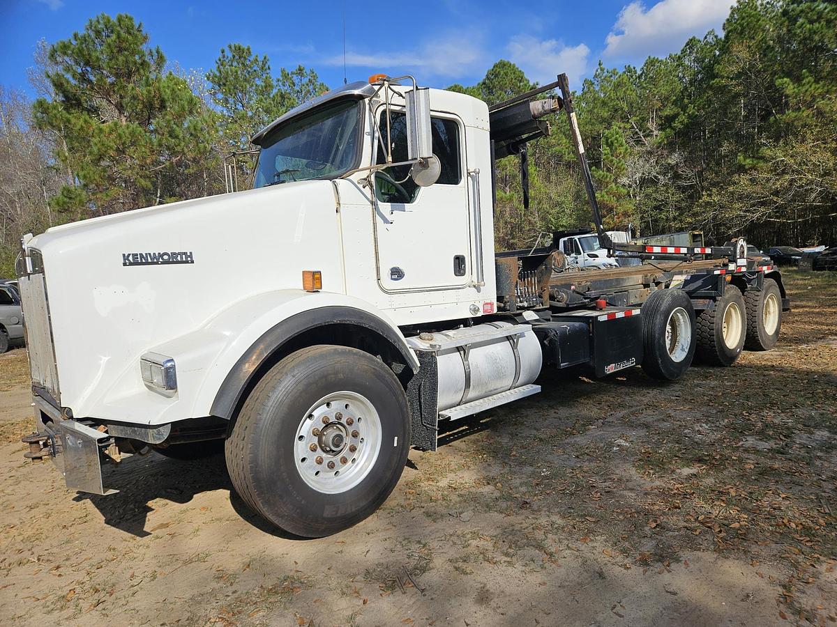 Used 2016 KENWORTH T800