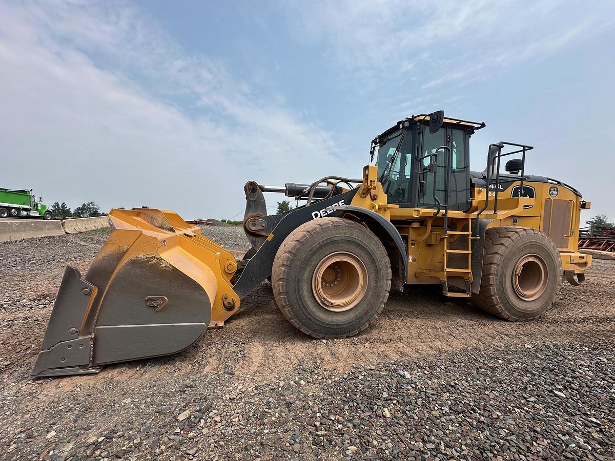 Used 2020 DEERE 744L