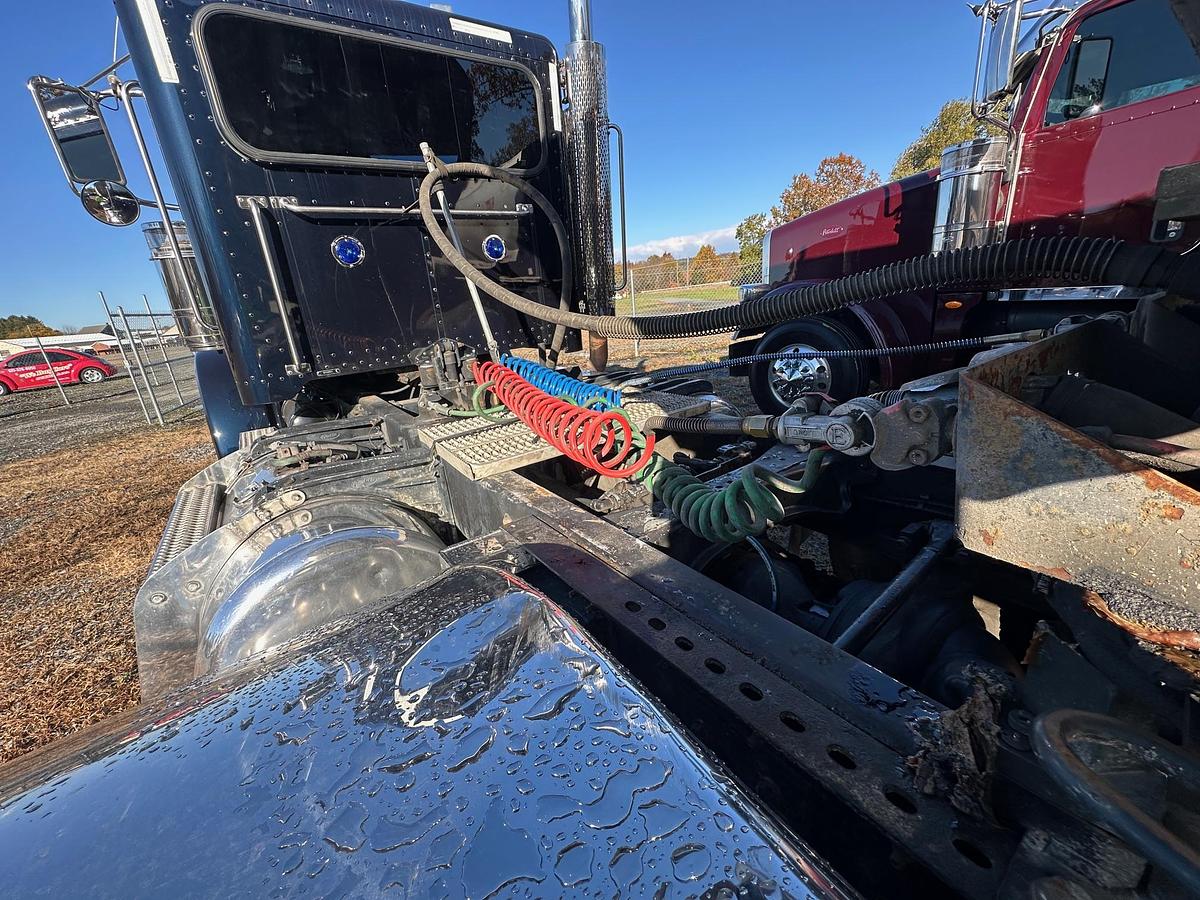 Used 2016 PETERBILT 367