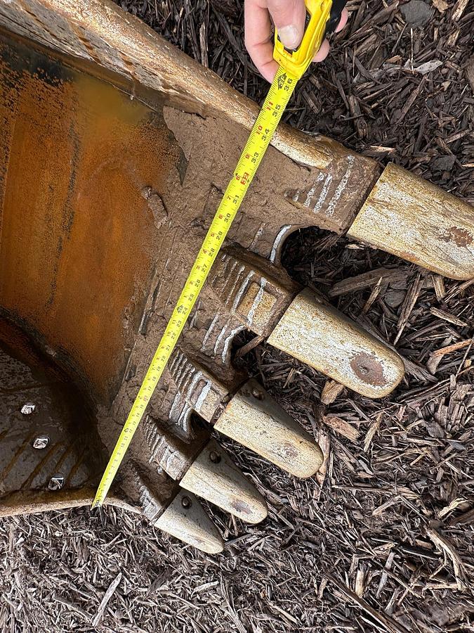 Used 2001 DEERE 160C LC