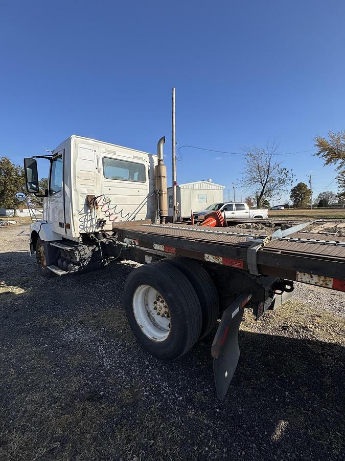 Used 2006 VOLVO VNL42T