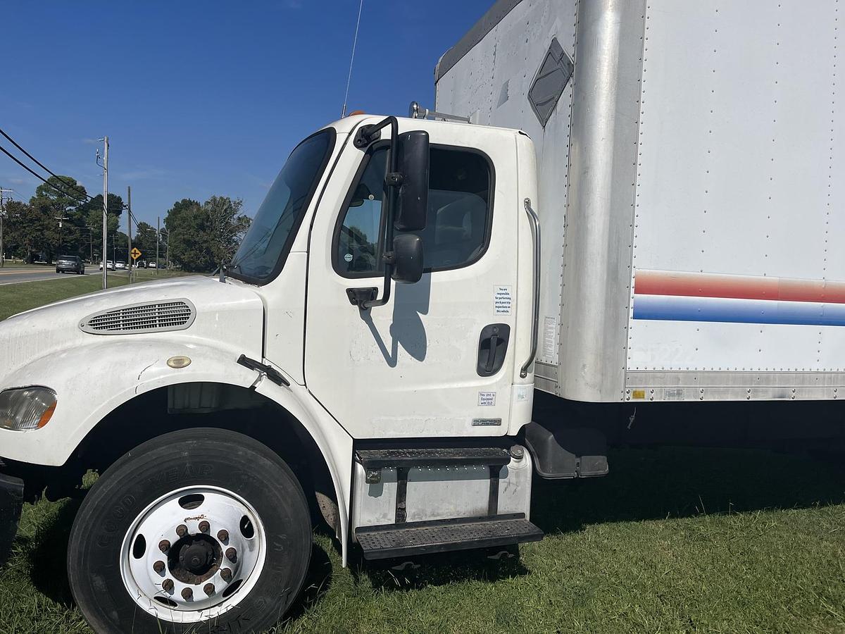 Used 2006 FREIGHTLINER M2 106