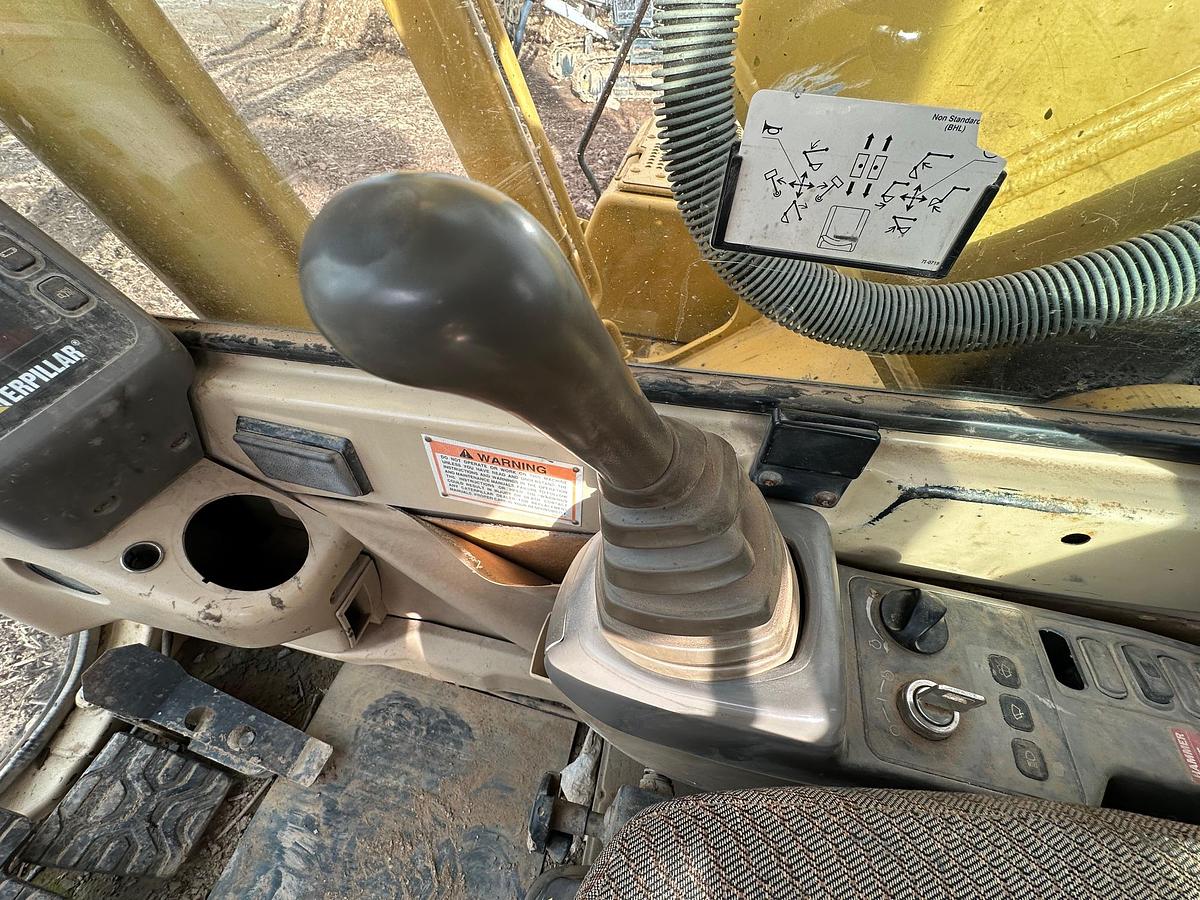 Used 1999 CATERPILLAR 320B L