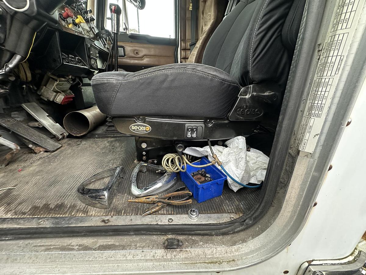 Used 1998 PETERBILT 379