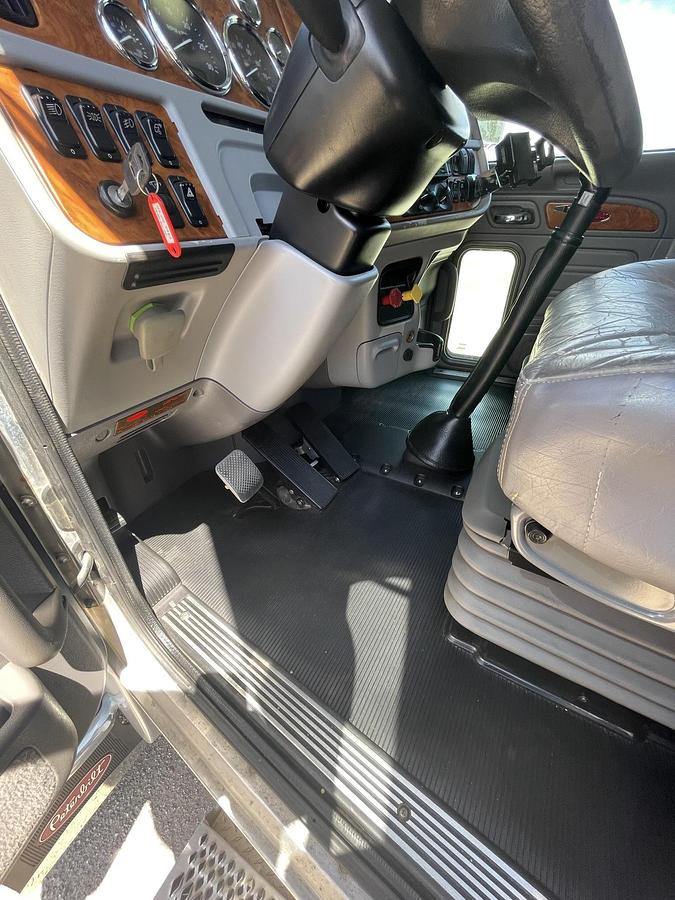 Used 2008 PETERBILT 388