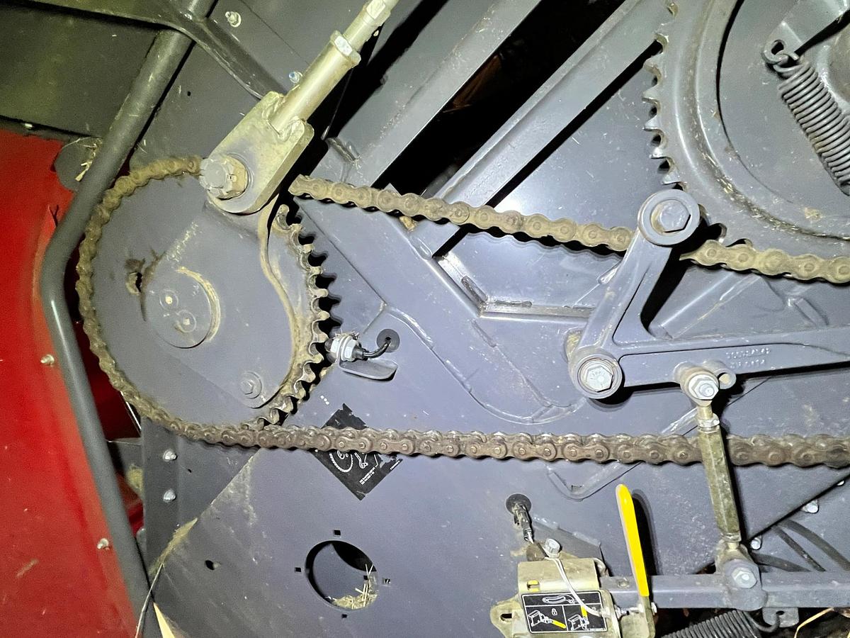 Used 2018 MASSEY FERGUSON 2270 Hesston