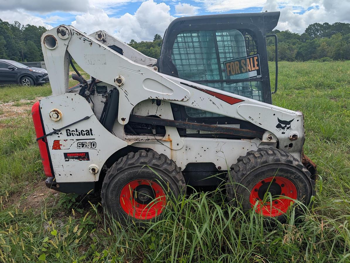 Used 2023 BOBCAT S740