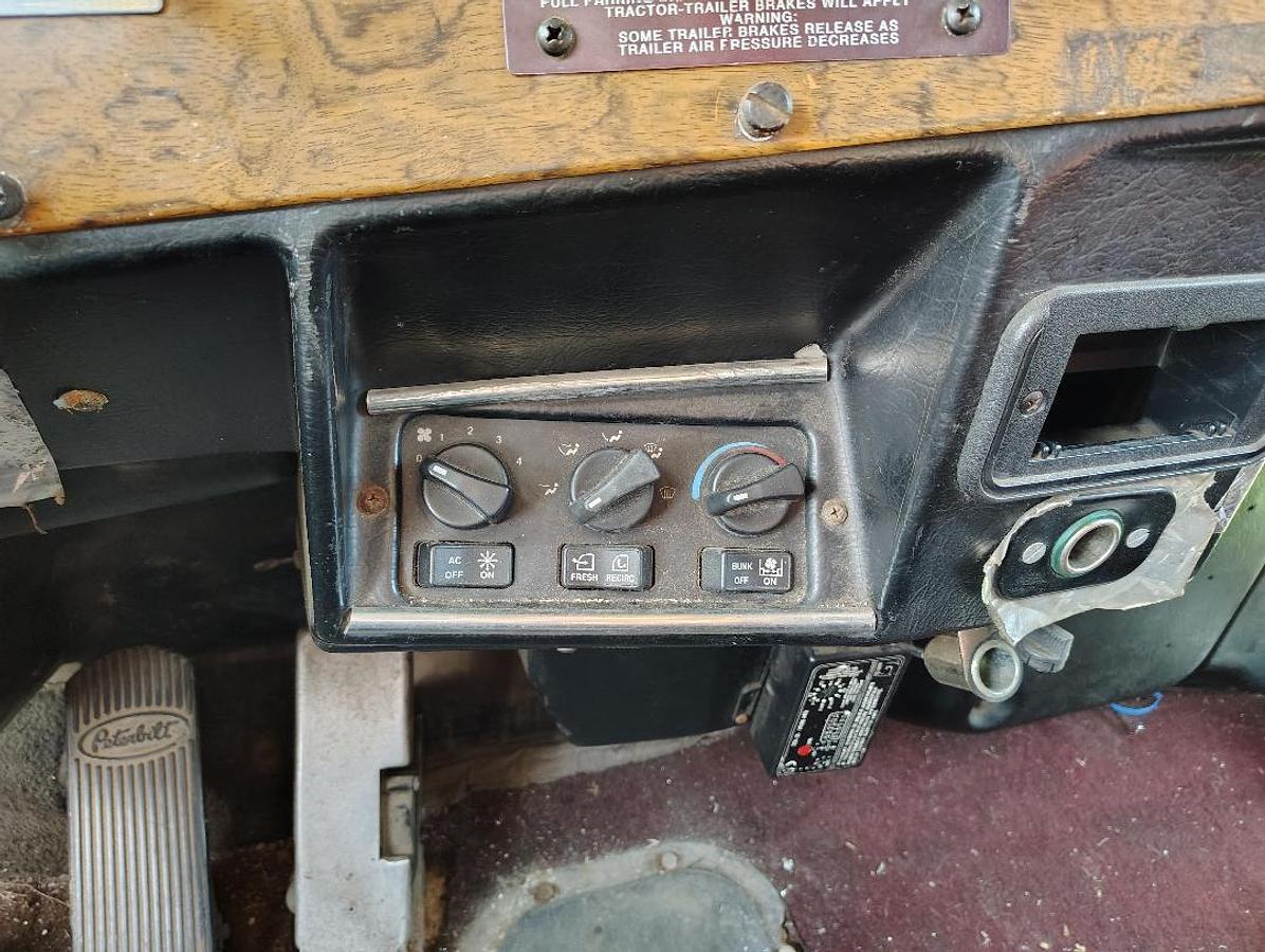 Used 2000 PETERBILT 379