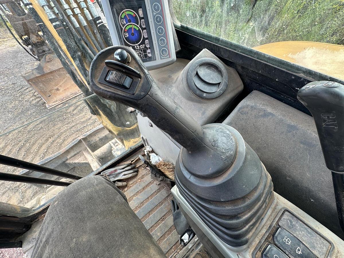 Used 2017 CATERPILLAR 305.5E2 CR