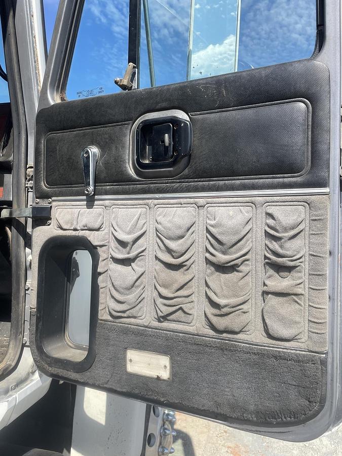 Used 1999 MACK CH-613