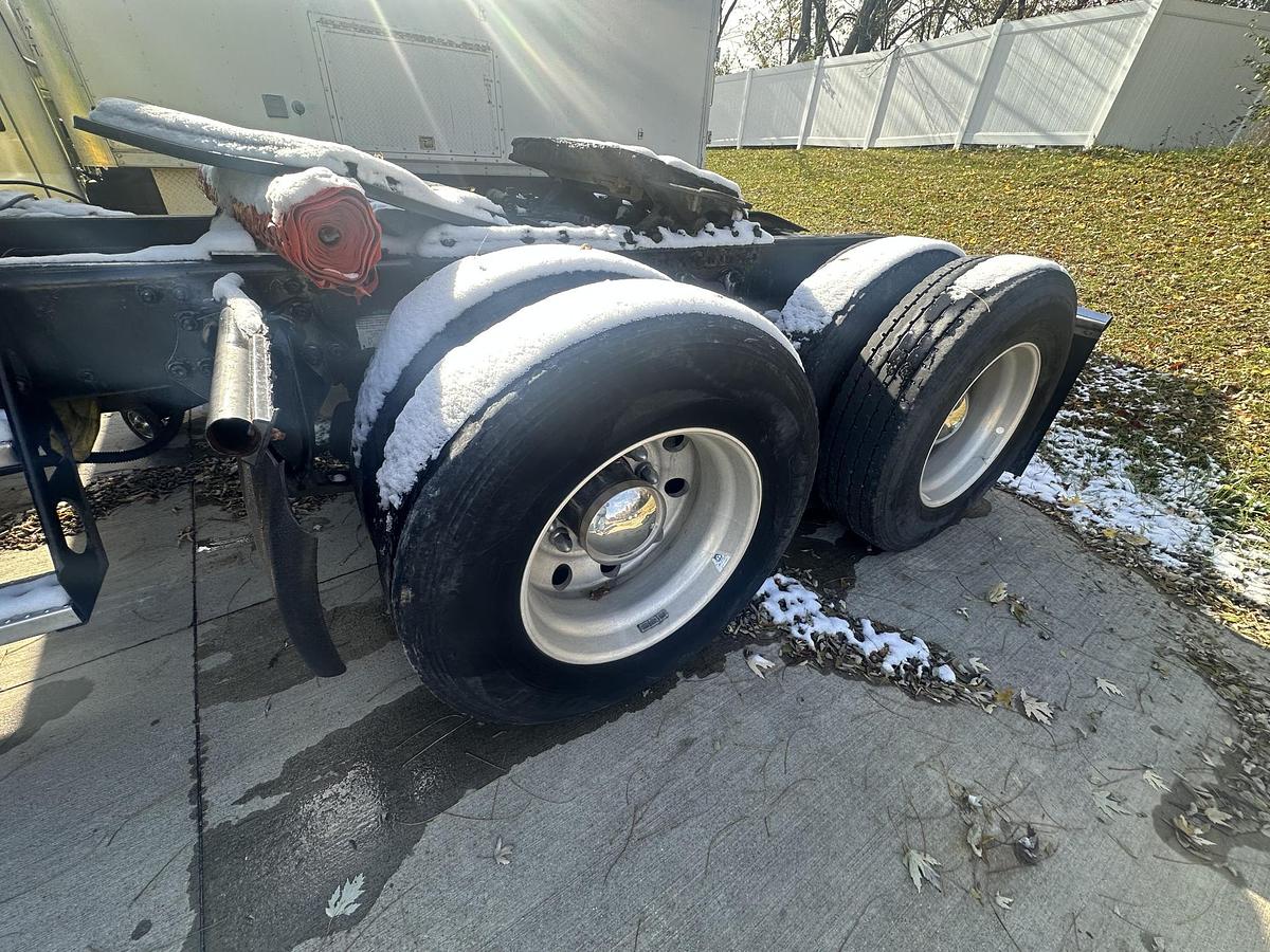 Used 2006 FREIGHTLINER Cascadia