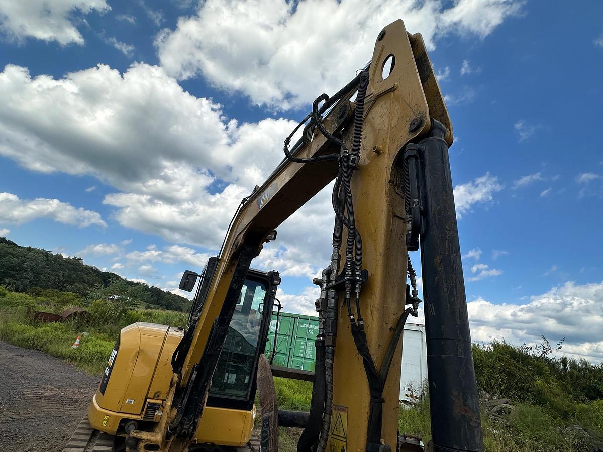 Used 2017 CATERPILLAR 305.5E2 CR