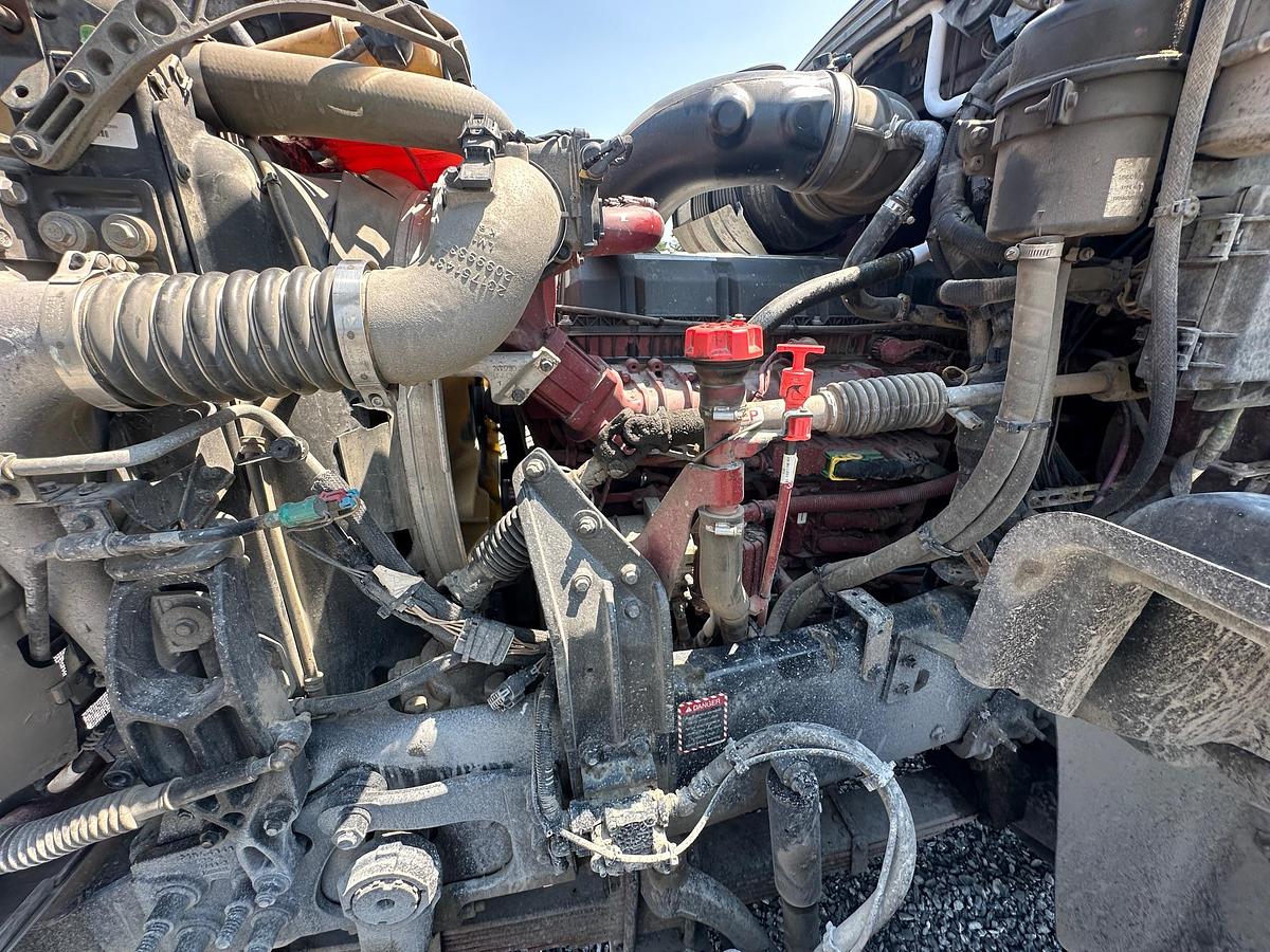 Used 2020 MACK Granite GR64F