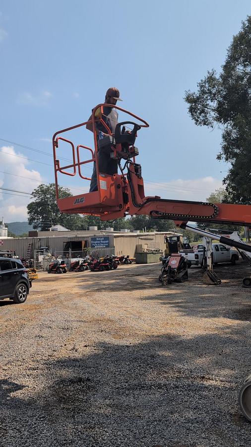 Used 2024 JLG TOUCAN 32E