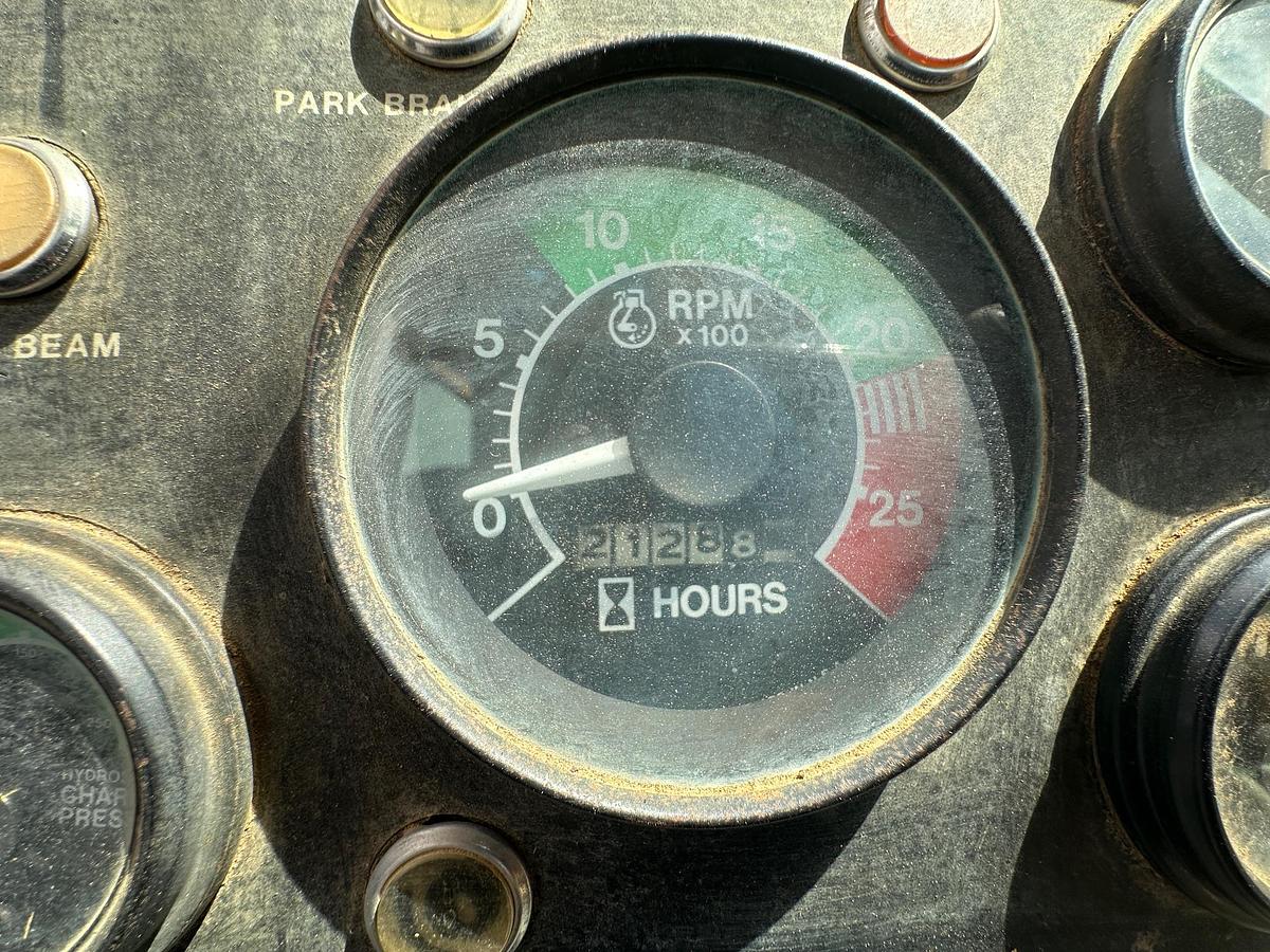 Used 1984 JOHN DEERE 762