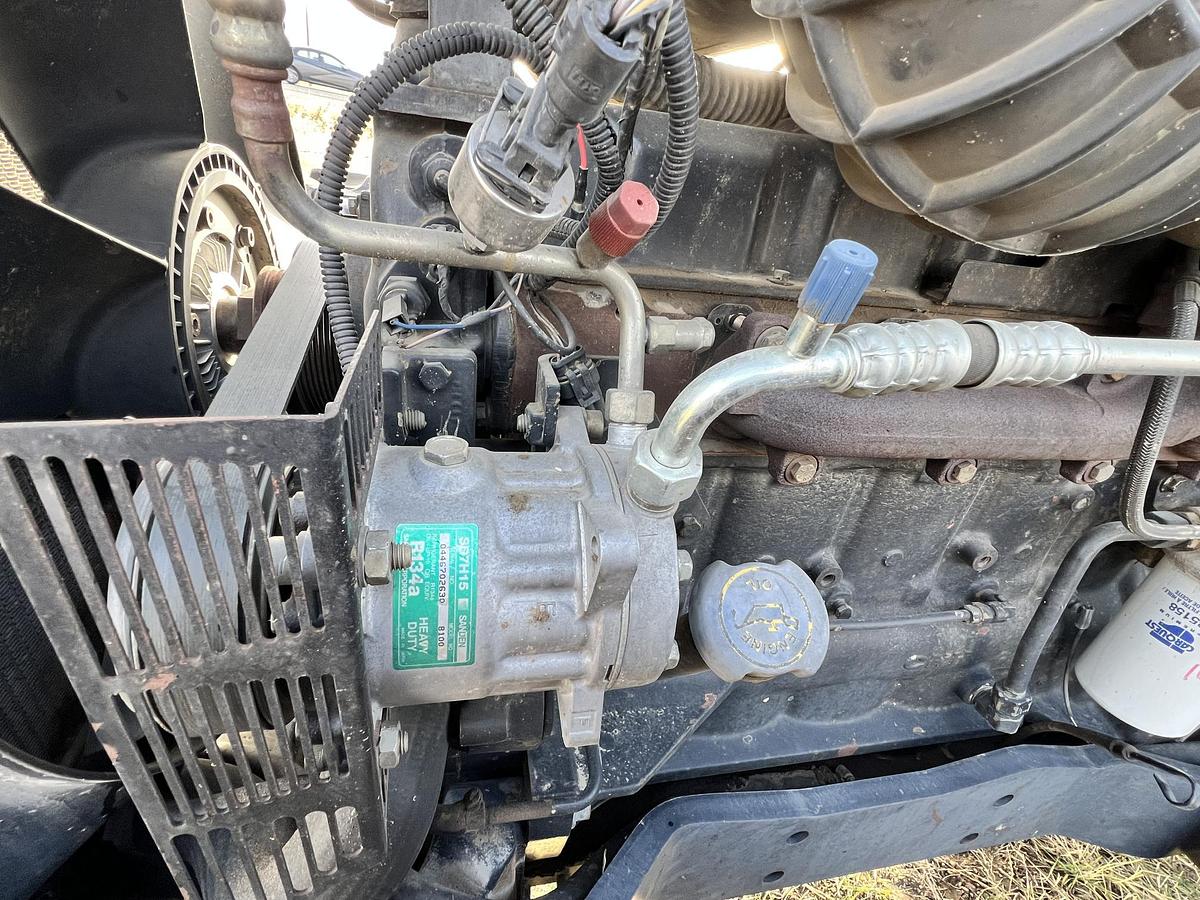 Used 2004 CASE IH MXM130