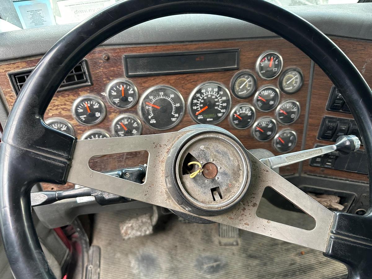 Used 2005 WESTERN STAR Rear Mixer