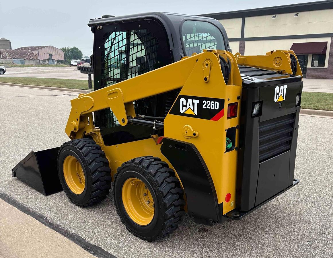 Used 2016 CATERPILLAR 226D