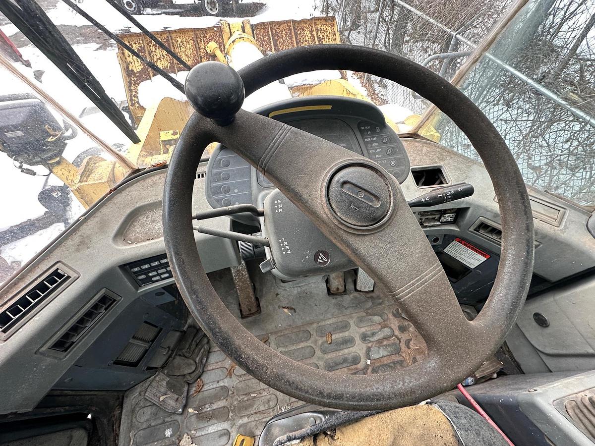 Used 2004 KOMATSU WA500