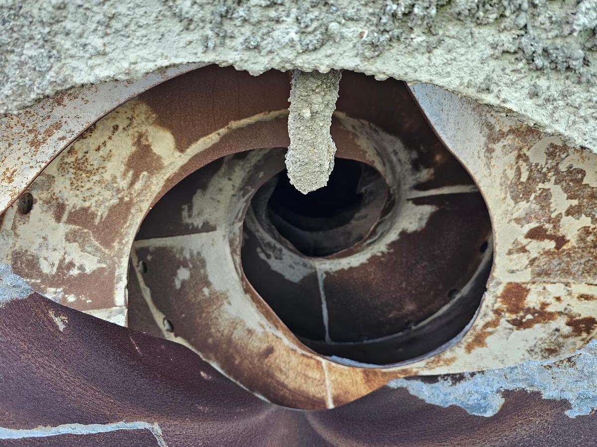 Used 2015 OSHKOSH S-2146 Front Discharge