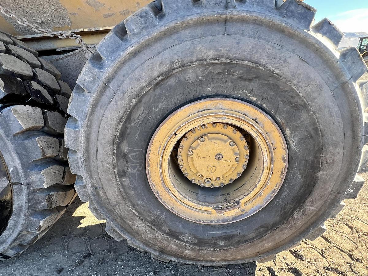 Used 2015 CATERPILLAR 740B