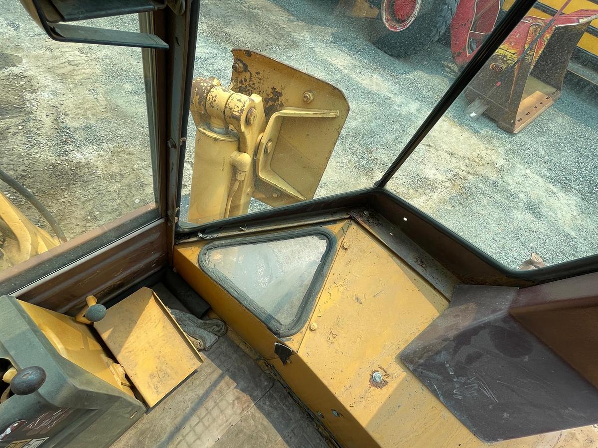 Used 1986 CASE 580E