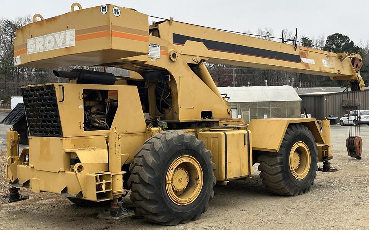Used 1985 GROVE RT-522