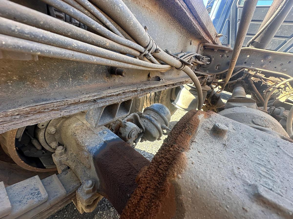 Used 2006 MACK Granite CV713