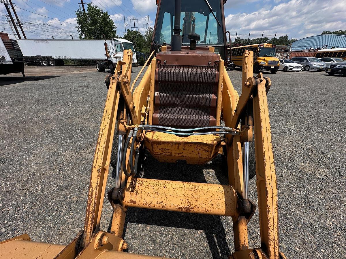 Used 1986 CASE 580E