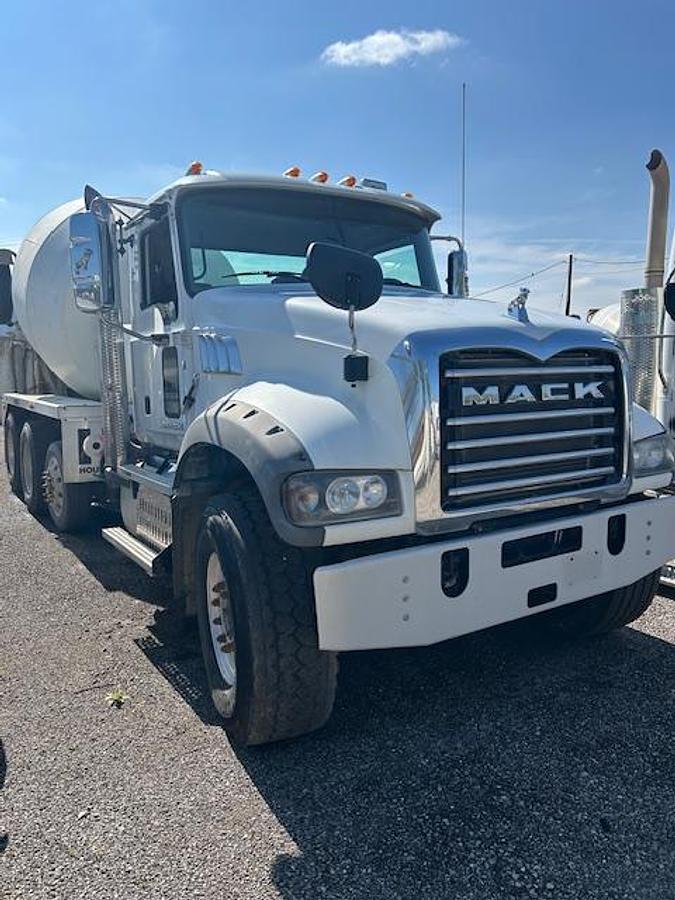 Used 2016 MACK GU700