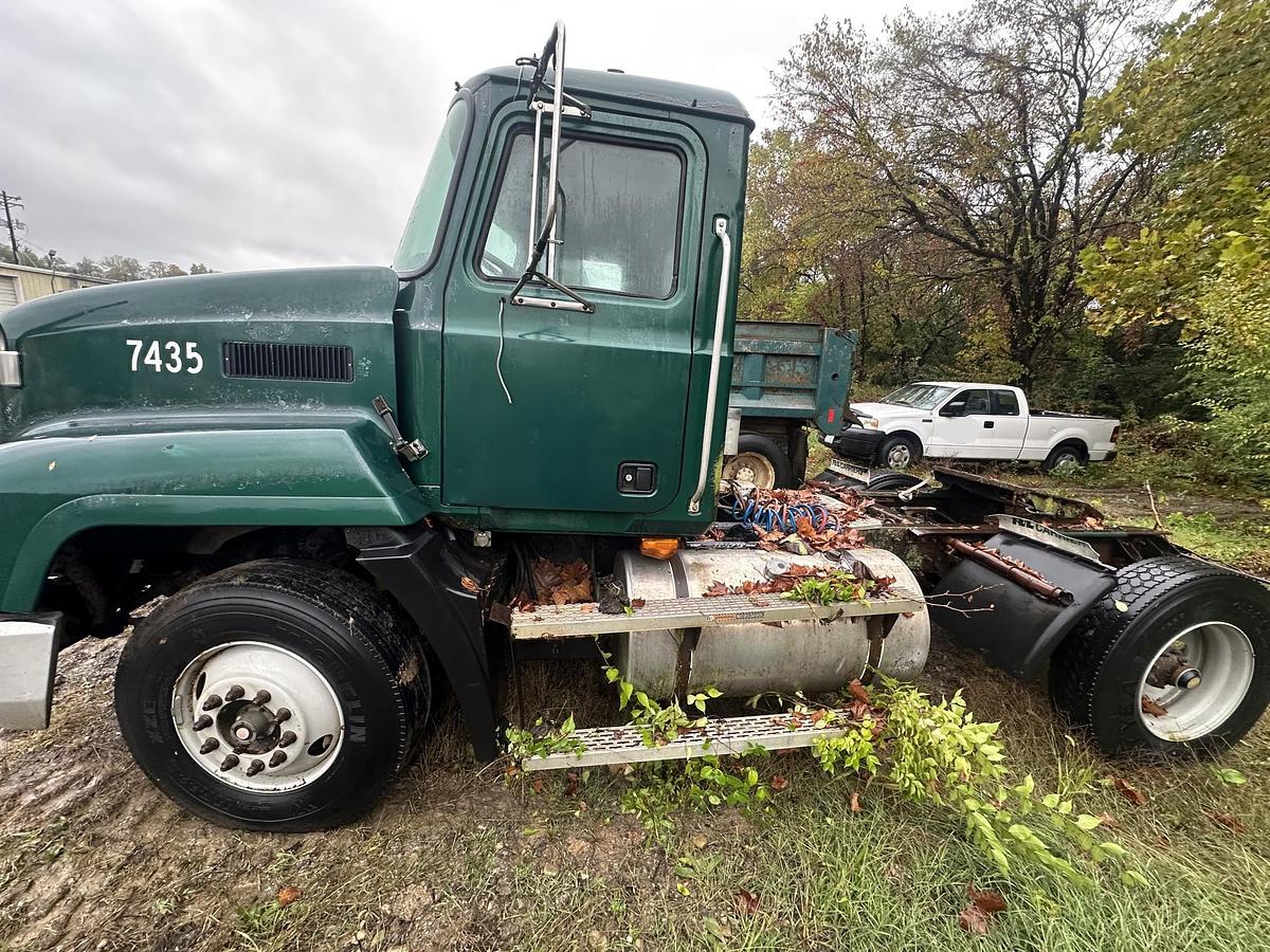 Used 2000 MACK CH612