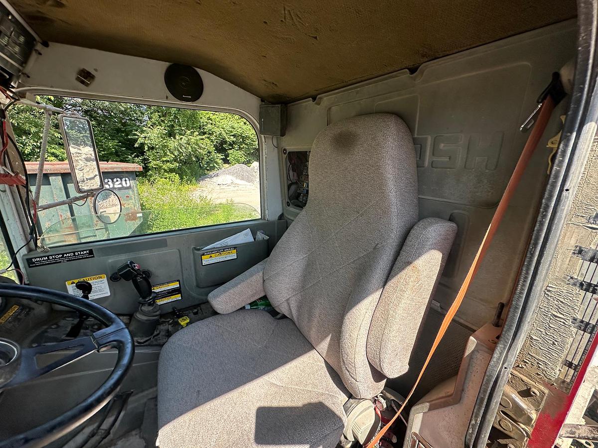 Used 2008 OSHKOSH Front Discharge Mixer