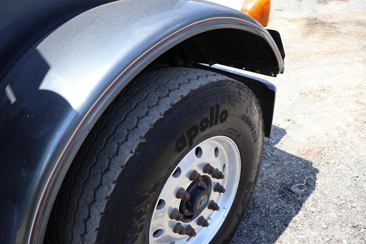 Used 2001 PETERBILT 379