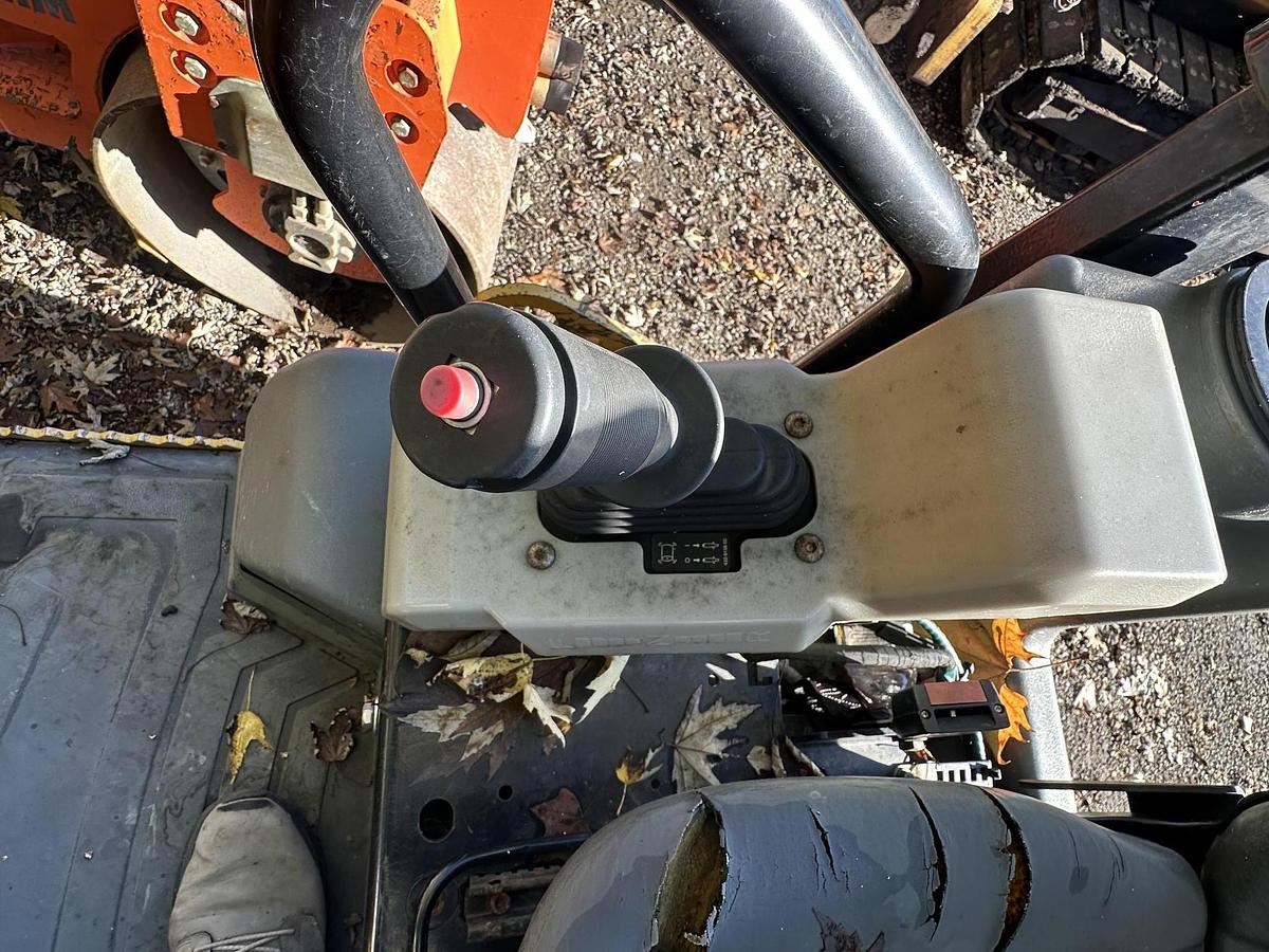 Used 2018 CATERPILLAR CB24B