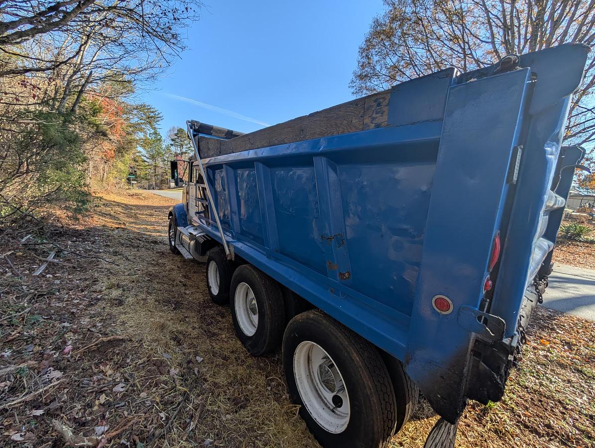 Used 1996 INTERNATIONAL 9400 Tri Axle
