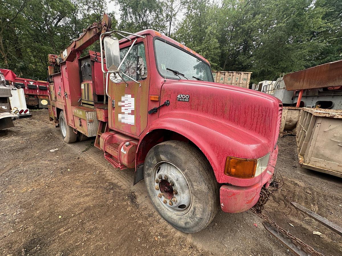 Used 2001 INTERNATIONAL 4700 Service Truck