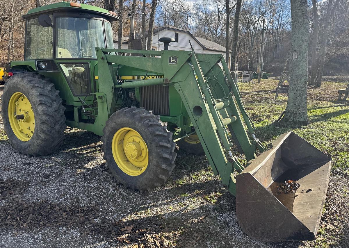 Used 1982 JOHN DEERE 2940