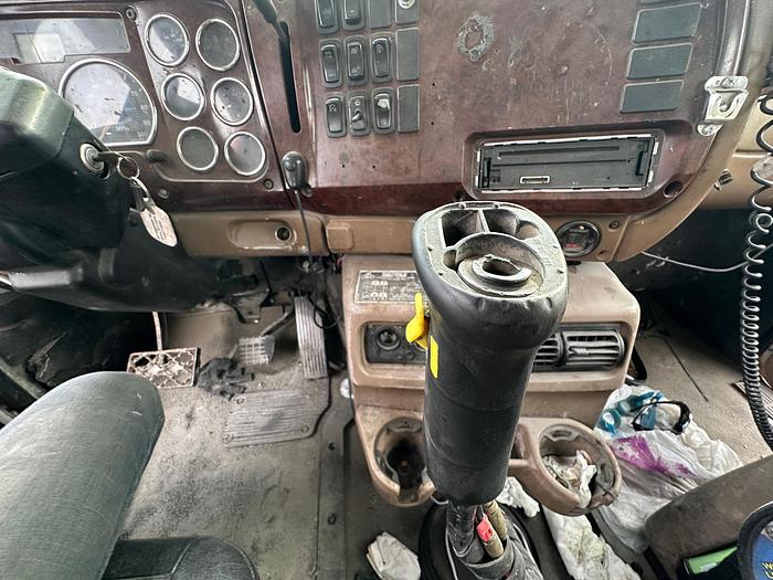 Used 2005 MACK CV713