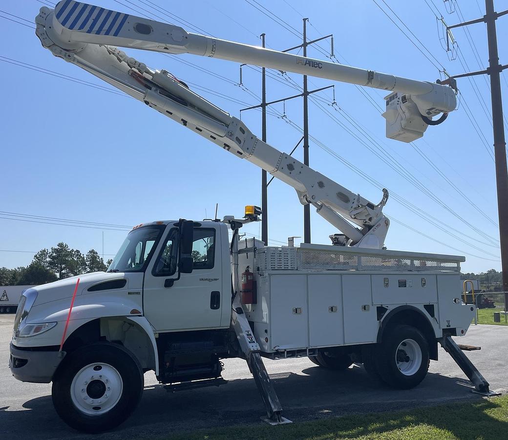 Used 2013 INTERNATIONAL 4300 Utility Bucket