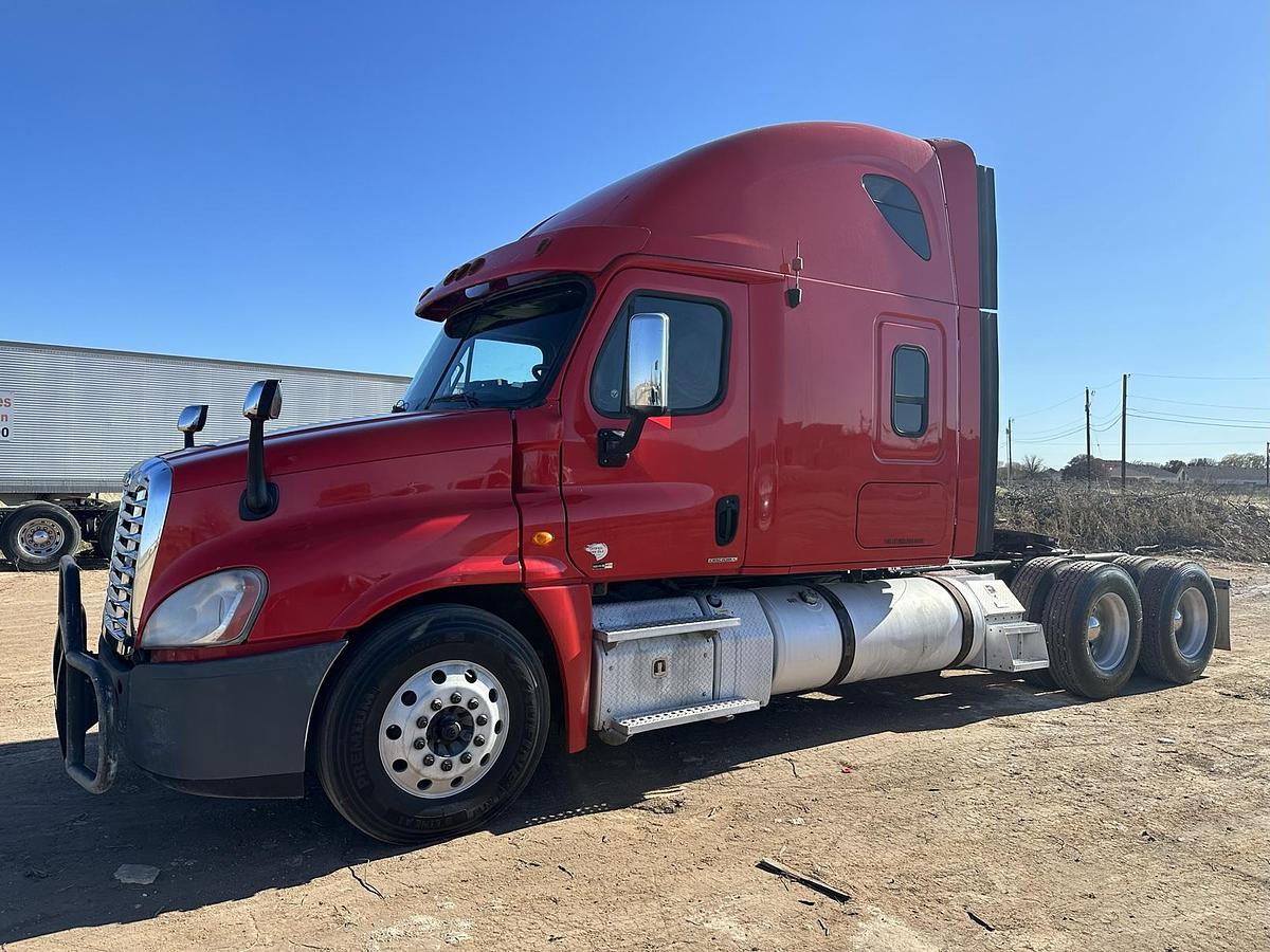 Used 2012 FREIGHTLINER CASCADIA