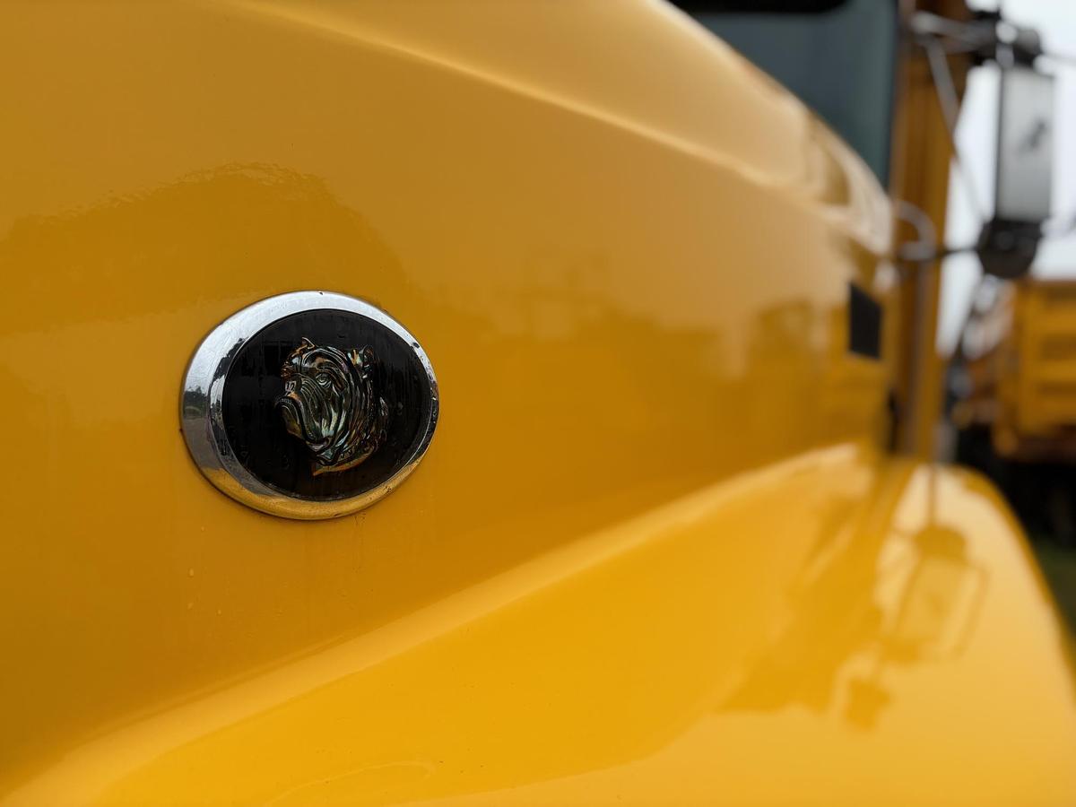 Used 1995 MACK CL713