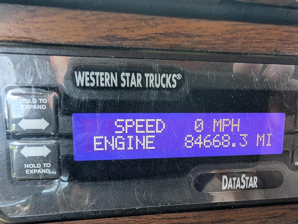 Used 2004 WESTERN STAR 4900