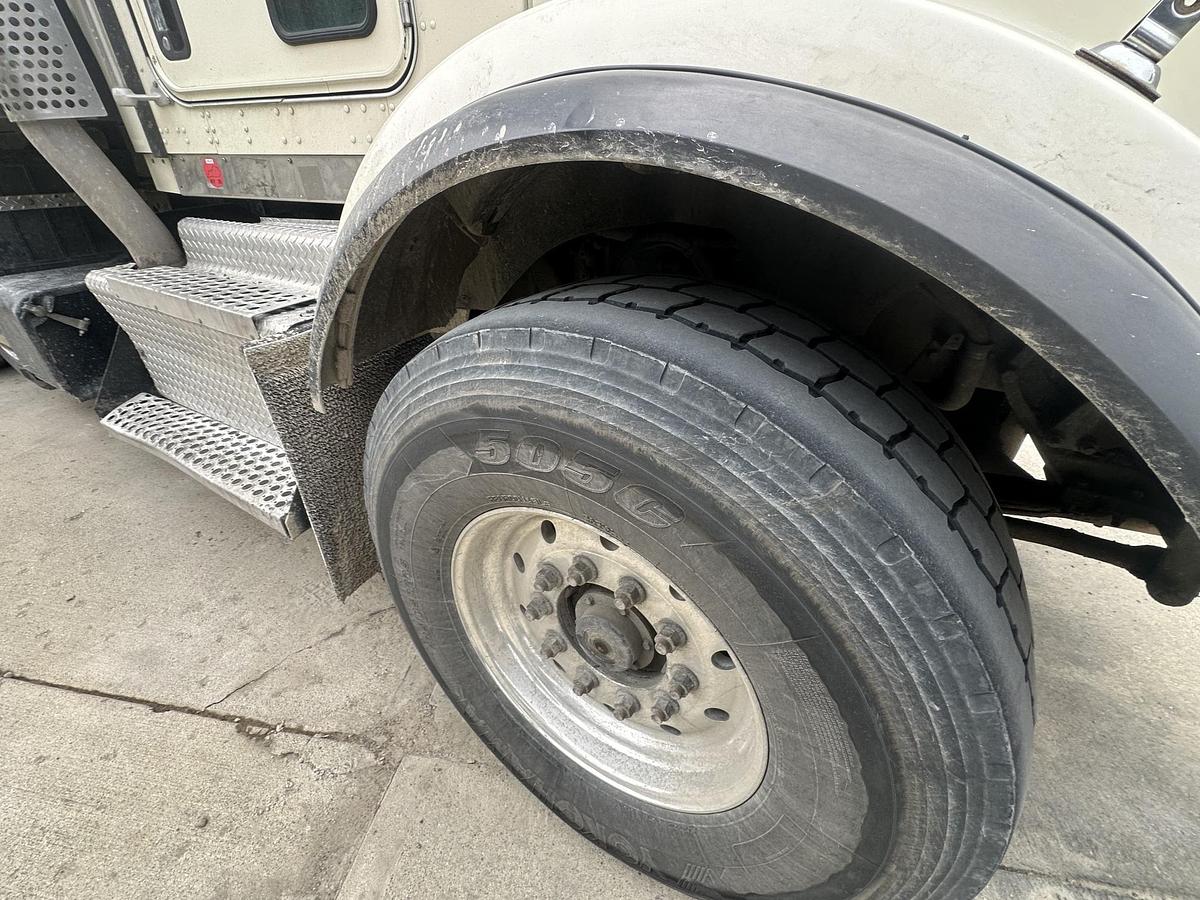 Used 2015 KENWORTH T800