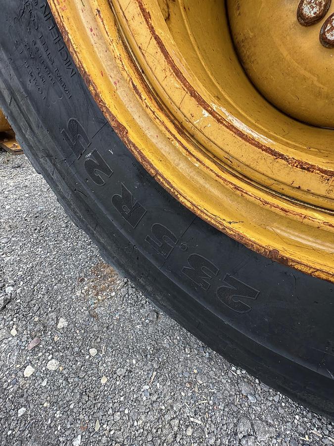Used 2013 CATERPILLAR 962K